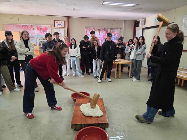 ▲ 한국 문화마을 체험행사 모습. ⓒ춘천시