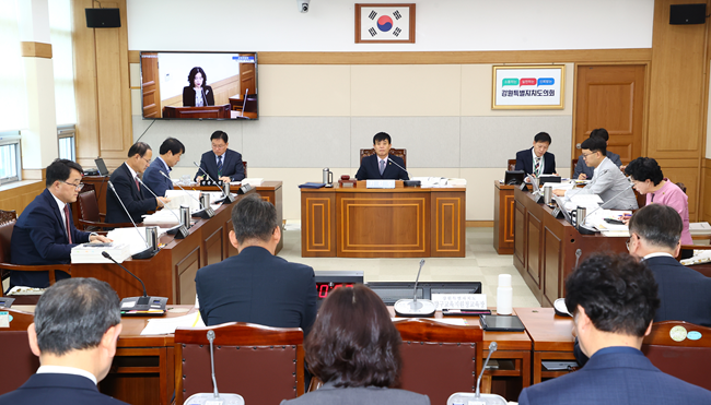 ▲ 강원특별자치도의회 교육위원회의 도교육청 행정사무감사 모습. ⓒ강원특별자치도의회