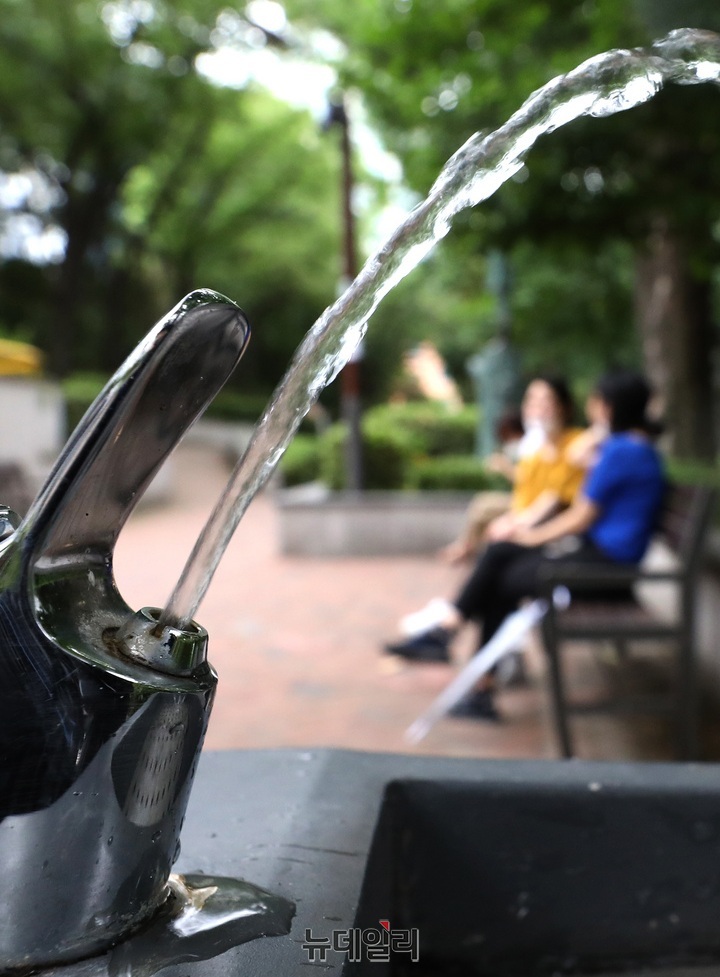 ▲ 서울시내 야외 음수대 운영이 내년 3월 15일까지 중단된다.ⓒ뉴시스