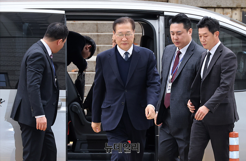 ▲ 박성재 전 법무부 장관이 13일 오전 서울 서초구 서울중앙지법에서 열린 두 번째 구속영장 심사에 출석하고 있다. ⓒ정상윤 기자