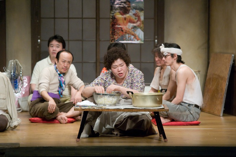 ▲ 2011년 연극 '야끼니꾸 드래곤' 공연 사진.ⓒ예술의전당