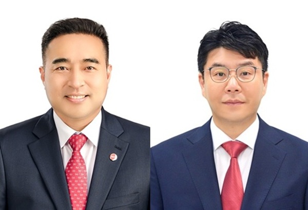 ▲ 왼쪽부터 김영삼.정명국 대전시의원.ⓒ김경태 기자