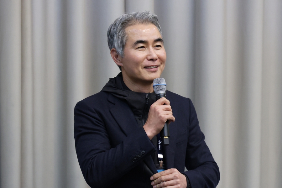 ▲ 장현국 넥써쓰 대표가 13일 부산 '지스타 2025'의 기자간담회에서 질의에 답하고 있다.ⓒ게임기자단