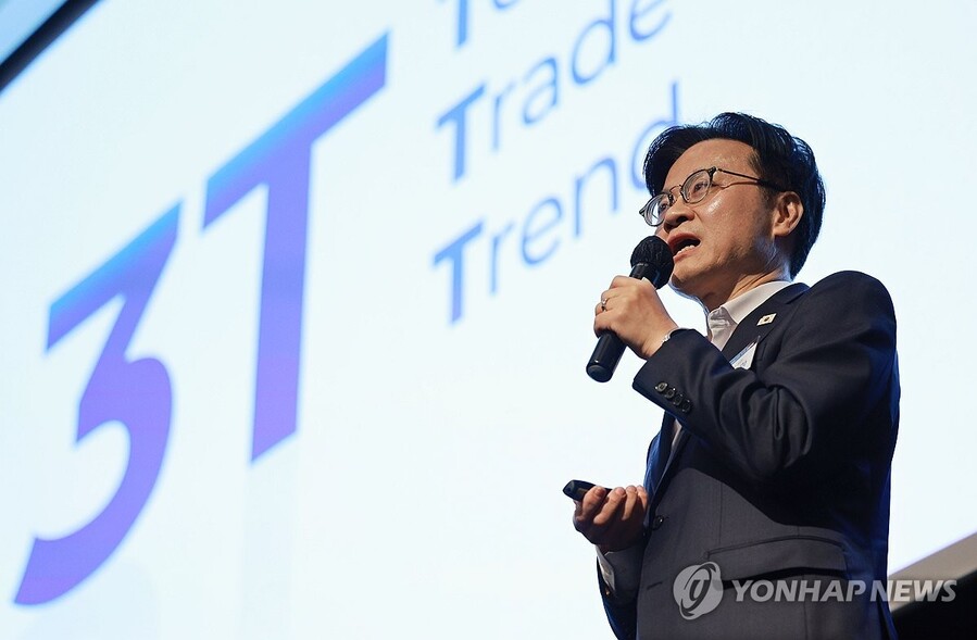 ▲ 김정관 산업통상부 장관이 지난 12일 서울 종로구 한국무역보험공사에서 발언하고 있다. ⓒ연합뉴스