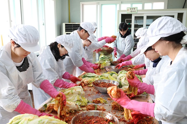 ▲ 김장김치 나눔행사.ⓒ건강보험심사평가원