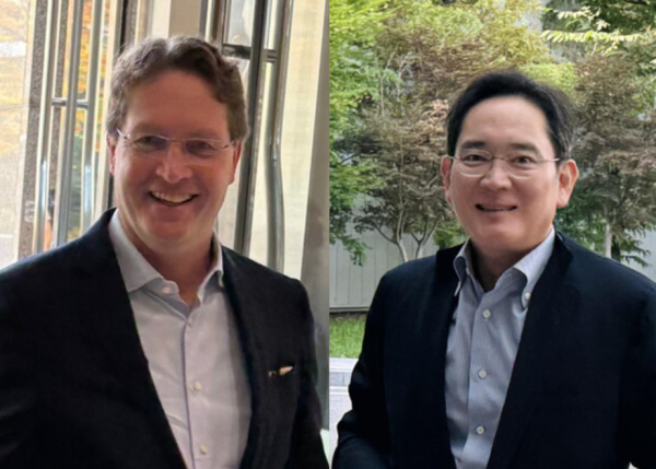 ▲ 칼레니우스 올라 메르세데스-벤츠 회장(왼쪽)과 이재용 삼성전자 회장ⓒ연합뉴스