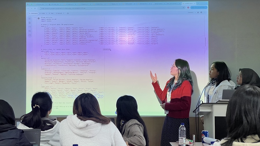▲ 디지털부문 참가자가 파이썬 코드를 소개하고 있다.ⓒ숙명여대