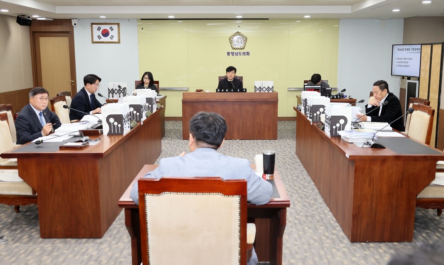▲ 충남도의회 기획행정위원회의 행정사무감사 모습.ⓒ충남도의회