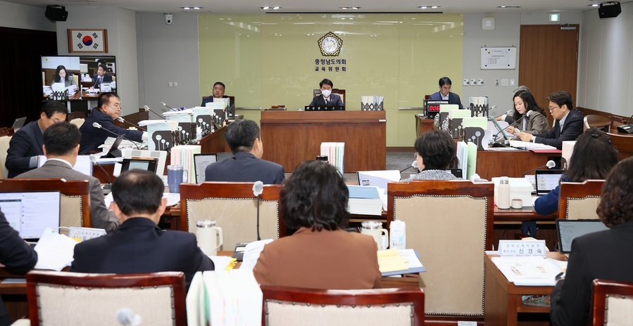 ▲ 충남도의회의 교육위원회 행정사무감사 모습.ⓒ충남도의회