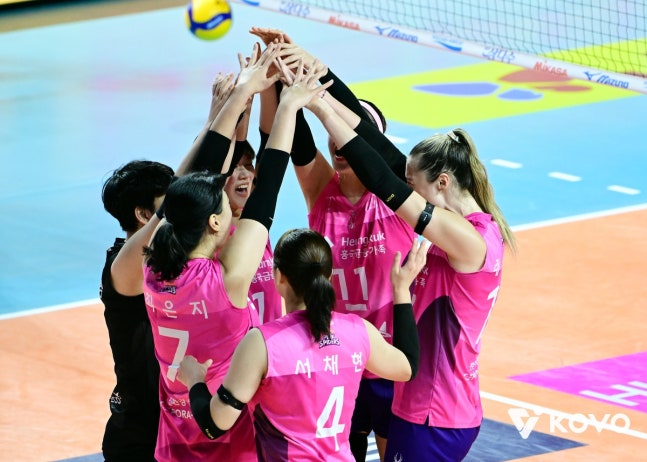 ▲ 흥국생명이 외국인 선수 자네테가 빠진 정관장을 3-0으로 완파했다.ⓒKVOVO 제공