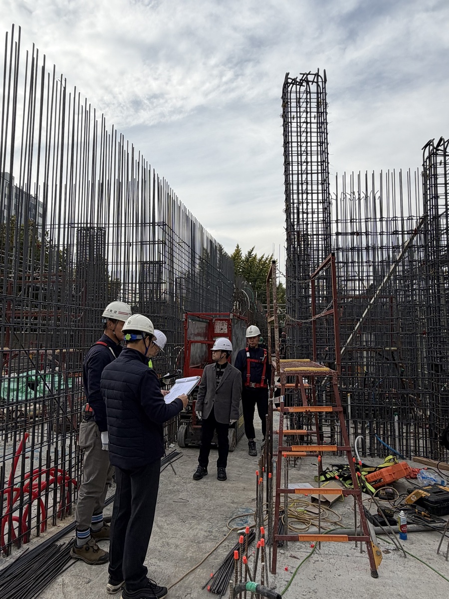 ▲ 대구시는 동절기 안전사고 예방과 근로자 안전 강화를 위해 구·군, 민간 전문가와 합동으로 11월 3일부터 12월 13일까지 동절기 대비 민간 건축공사장 안전점검을 실시하고 있다.ⓒ대구시