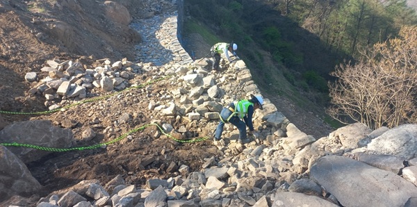 ▲ 대전 계족산성 서문지 북측 성곽 보수공사 현장.ⓒ대전시