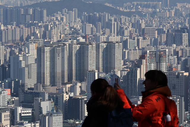 ▲ 남산에서 바라본 서울시내 아파트 단지ⓒ연합뉴스