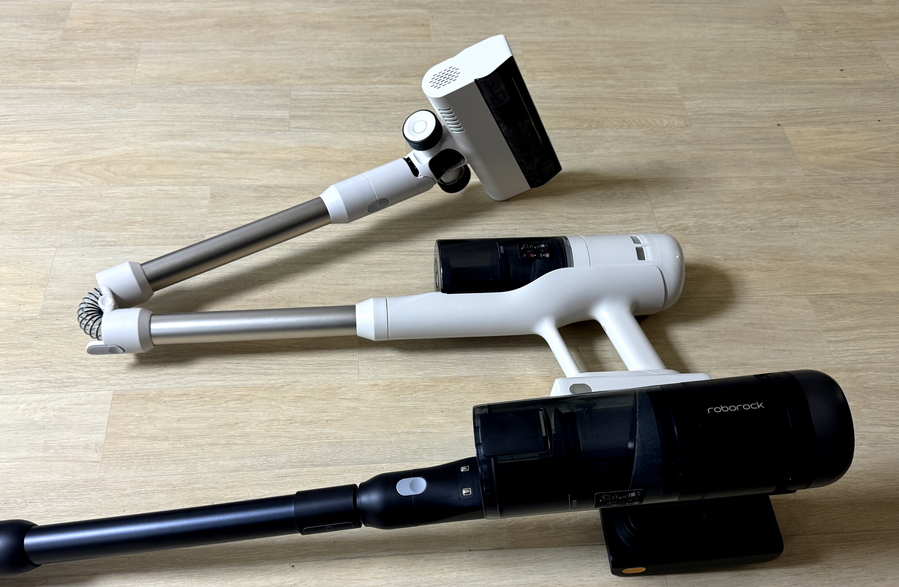 ▲ H60 스틱을 굽혀봤다. H60 Hub 울트라와도 비교한 모습. ⓒ김재홍 기자