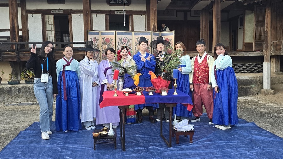 ▲ 거창군은 지난 15일부터 16일까지 지역 아동‧청소년과 외국인 참가자들을 대상으로 다양한 전통문화 체험을 진행했다.ⓒ거창군