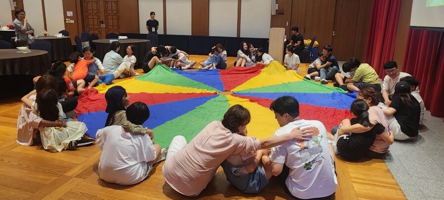 ▲ 경북교육청(교육감 임종식)은 지난 9월과 10월, 교육복지우선지원사업 운영학교 117교의 학생과 학부모, 교원 등 총 2,371명을 대상으로 만족도 조사를 실시한 결과, 전체 평균 96.8점으로 역대 최고 만족도를 기록했다.ⓒ경북교육청