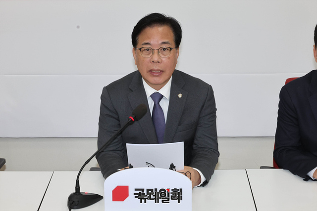 ▲ 송언석 국민의힘 원내대표가 18일 오전 국회에서 현안 관련 기자간담회를 갖고 있다. ⓒ이종현 기자