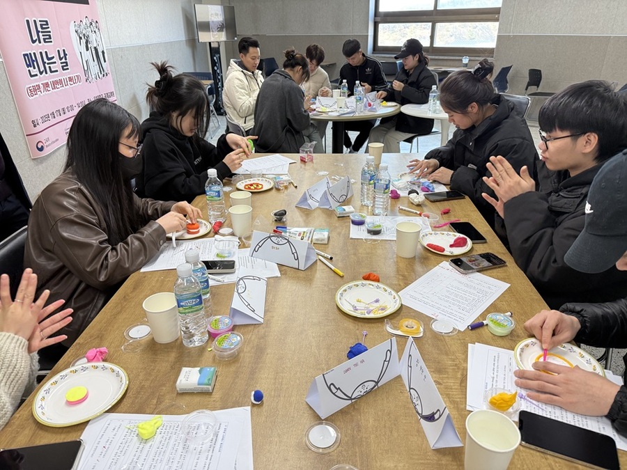 ▲ 유원대학교는 충북 RISE 다문화에듀케어 프로그램의 하나로 17일부터 외국인 유학생 대상 ‘웰니스 & 아이덴티티 아카데미’ 과정을 운영하고 있다. ⓒ유원대