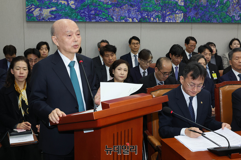 ▲ 안창호 국가인권위원장이 18일 오전 국회에서 열린 운영위원회 전체회의에서 예산안 제안설명을 하고 있다. ⓒ이종현 기자