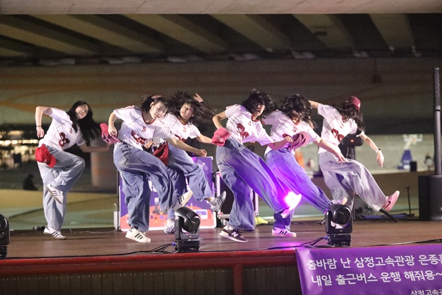 ▲ '5bros_ent'가 지난 1일 화성에서 개최한 12th ArtPlayground X 화성학생동아리축제 댄스팀 공연 모습. ⓒ5bros_ent 제공