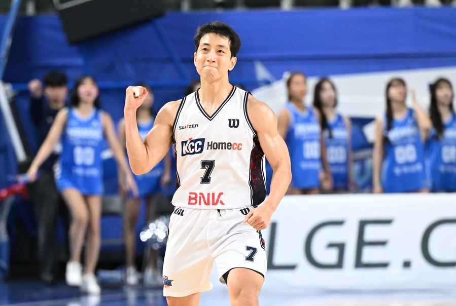 ▲ '슈퍼팀' KCC가 허훈의 28득점을 앞세워 한국가스공사를 연장전 끝에 제압했다.ⓒKBL 제공