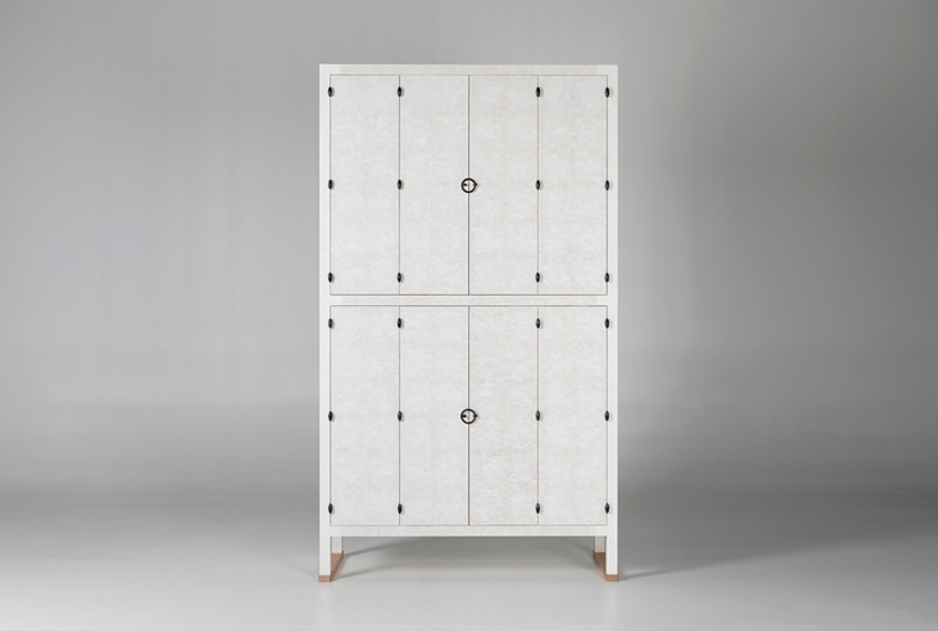 ▲ 법고창신 책장 1000x430x1735㎜. 홍송. 한지. 무쇠장석. 2025.ⓒ세종대