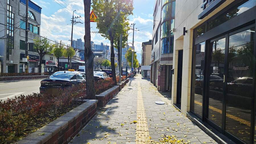 ▲ 함양군은 안전한 도심 보행 환경을 조성하기 위해 ‘함양로 안전속도5030 도로정온화 사업’을 추진하고 있다.ⓒ함양군