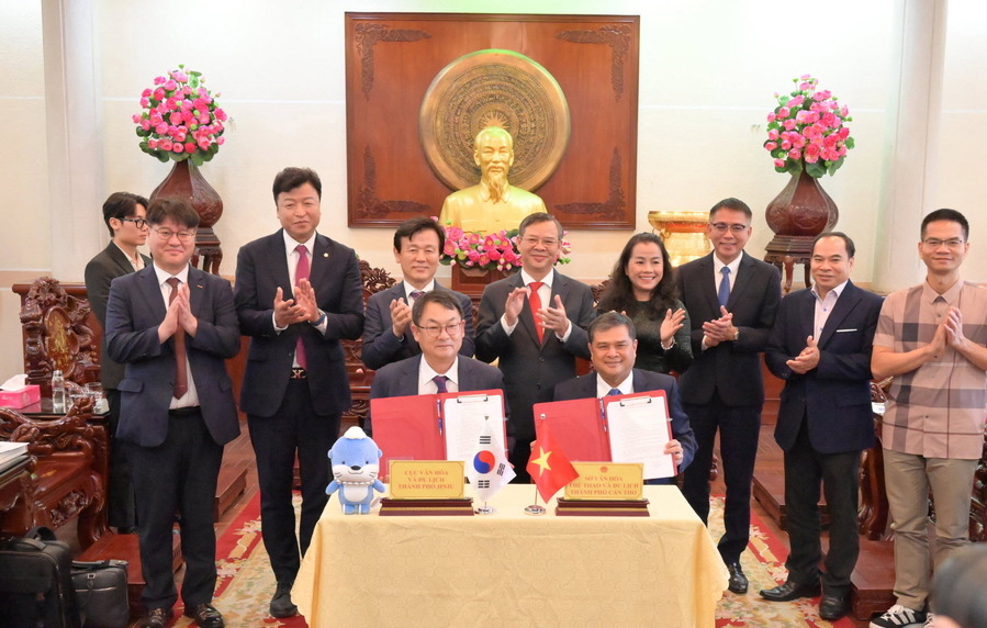 ▲ 조규일 진주시장은 지난 19일 베트남‘껀터’시를 직접 방문해 두 도시 간 문화예술 교류를 위한 협력을 약속했다.ⓒ진주시