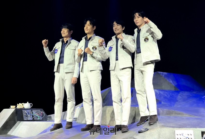 ▲ 지난 18일 서울 중구 충무아트센터 중극장 블랙에서 열린 뮤지컬 '비하인드 더 문' 프레스콜.ⓒ신성아 기자