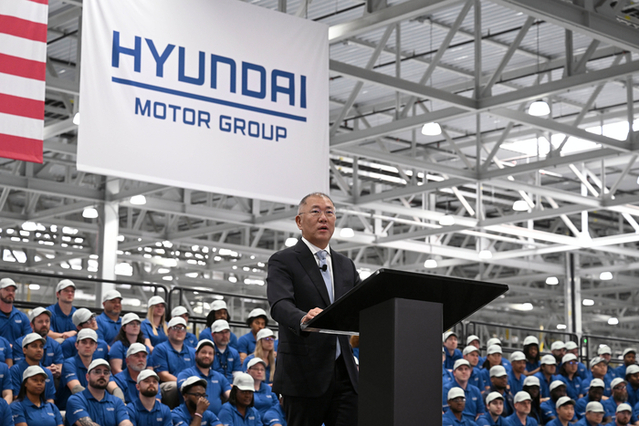 ▲ 현대차그룹 정의선 회장이 지난 3월 26일(현지시간) 미국 조지아주 엘라벨에서 열린 ‘현대자동차그룹 메타플랜트 아메리카’(HMGMA) 준공식에서 환영사 하고 있다. ⓒ현대차그룹