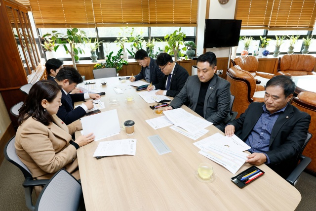 ▲ ‘동탄 유통3부지 개발 갈등조정 특별위원회’간담회ⓒ화성시의회 제공