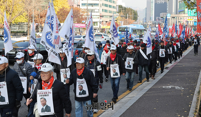  ̽¸ Բ ȴ ùδ ڵ 22  ﱤ忡  ʹ   ϰ ִ.  