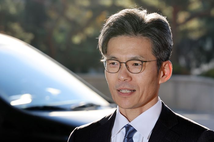 ▲ 박철우 신임 서울중앙지검장이 지난 21일 서울 서초구 서울중앙지방검찰청으로 들어서며 취재진 질문에 답하고 있다. ⓒ연합뉴스