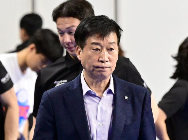 ▲ 충격의 7연패를 당하자 김호철 기업은행 감독이 자진 사퇴했다.ⓒKOVO 제공