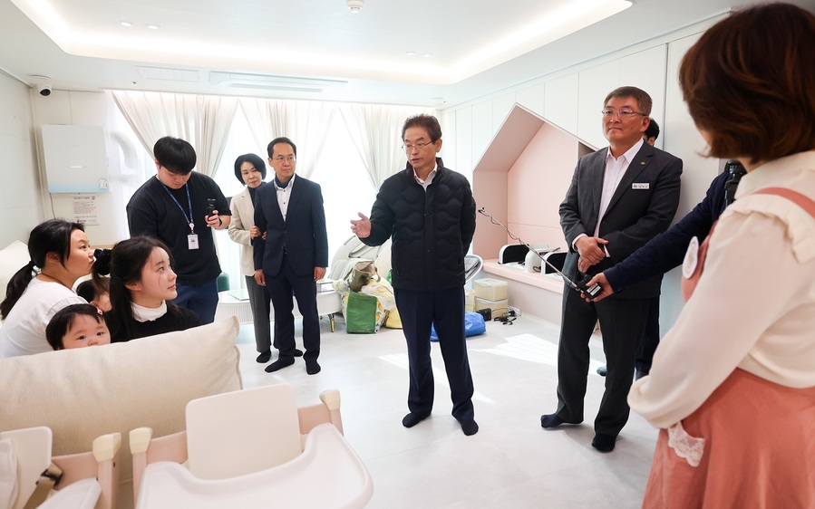 ▲ 경상북도는 K보듬 6000 사업의 핵심 분야로 전국 최초 ‘아파트 1층 기반 0세 전담 돌봄 공간’인 ‘K보듬 6000 아파트 1층 0세 특화반’(이하 0세 특화반)을 운영하며, 0세 영아의 안전한 첫 돌봄과 양육 초기 부모의 쉼·회복을 함께 지원하고 있다.ⓒ경북도