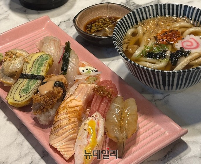 ▲ '이사부초밥'의 점심특선 메뉴. 예약 경쟁이 가장 치열한 식당으로 통하는 이유다.ⓒ뉴데일리