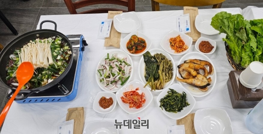 ▲ '만원의행복'의 정갈한 상차림이 많은 이들에게 맛, 멋, 정성을 선물하고 있다.ⓒ뉴데일리