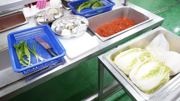 ▲ 가장 큰 이점은 거의 손질된 재료를 동원 측에서 미리 준비해놓는다는 것이다.ⓒ최신혜 기자