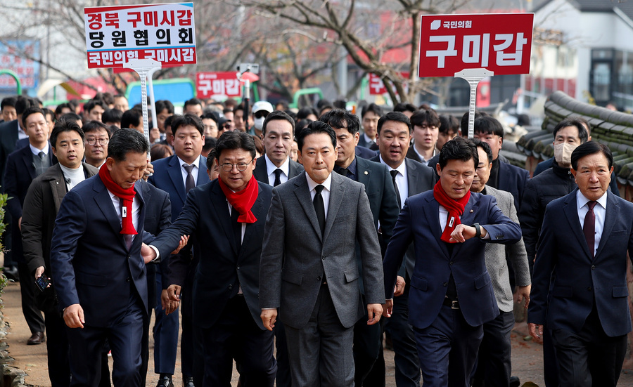 ▲ 장동혁 국민의힘 대표가 25일 경북 구미시 상모동 박정희 대통령 생가를 방문하고 있다. ⓒ뉴시스