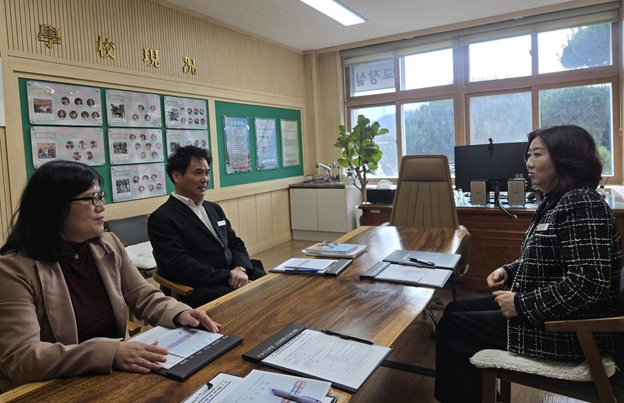 ▲ 경상북도청송교육지원청(교육장 남정일)은 11월 5일부터 11월 24일까지 관내 유·초·중·고등학교 총 22개교를 대상으로 ‘2025학년도 하반기 학교 방문’을 진행했다.ⓒ경상북도청송교육지원청