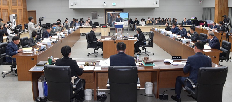 ▲ 2025 행정사무감사 모습.ⓒ논산시의회