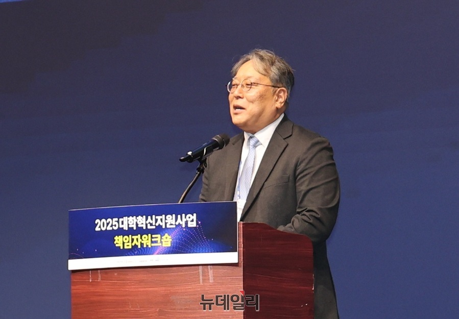 ▲ 신열 목원대학교 부총장이 축사를 하고 있다.ⓒ김정원 기자