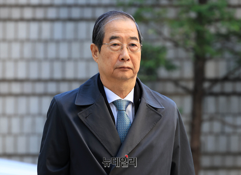 ▲ 한덕수 전 국무총리가 3일 서울 서초구 서울중앙지방법원에서 열린 '내란방조·위증 등 혐의' 관련 5차 공판에 출석하고 있다. 정상윤 기자