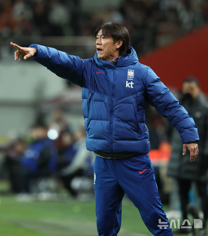 ▲ 한국 대표팀이 북중미 월드컵 포트2에 진입했지만, 홍명보호의 세계적 경쟁력은 여전히 물음표다.ⓒ뉴시스 제공