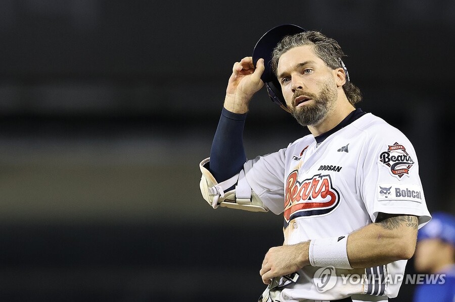 ▲ 케이브가 두산과 재계약에 실패했다. 케이브는 KBO리그에서 더 뛰고 싶다는 바람을 드러냈다.ⓒ연합뉴스 제공