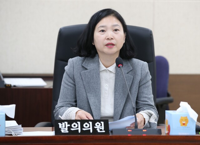 ▲ 유경희 인천시의원이 위기 임산부 지원체계 구축 및 아동 보호 강화 기반 마련을 위한 조례를 발의하며 설명을 하고 있다. ⓒ인천시의회 제공
