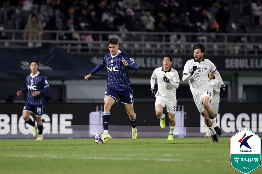 ▲ K리그2 5위 성남이 4위 이랜드를 꺾고 플레이오프에 진출했다.ⓒ한국프로축구연맹 제공