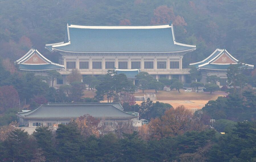 ▲ 24일 서울 종로구 정부서울청사에서 바라본 청와대. ⓒ뉴시스