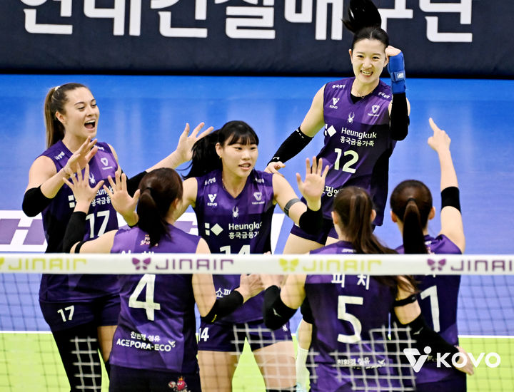 ▲ 레베카가 28득점을 올린 흥국생명이 현대건설을 3-0으로 완파했다.ⓒKOVO 제공