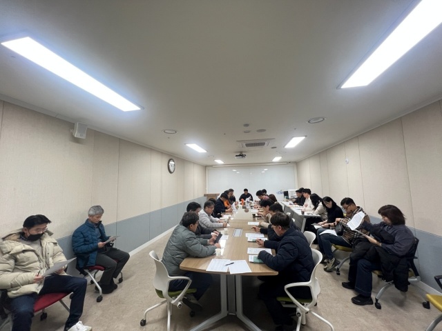 ▲ 동탄숲 생태터널 균열 징후 관련 재난안전대책 실무자책회의ⓒ화성시 제공